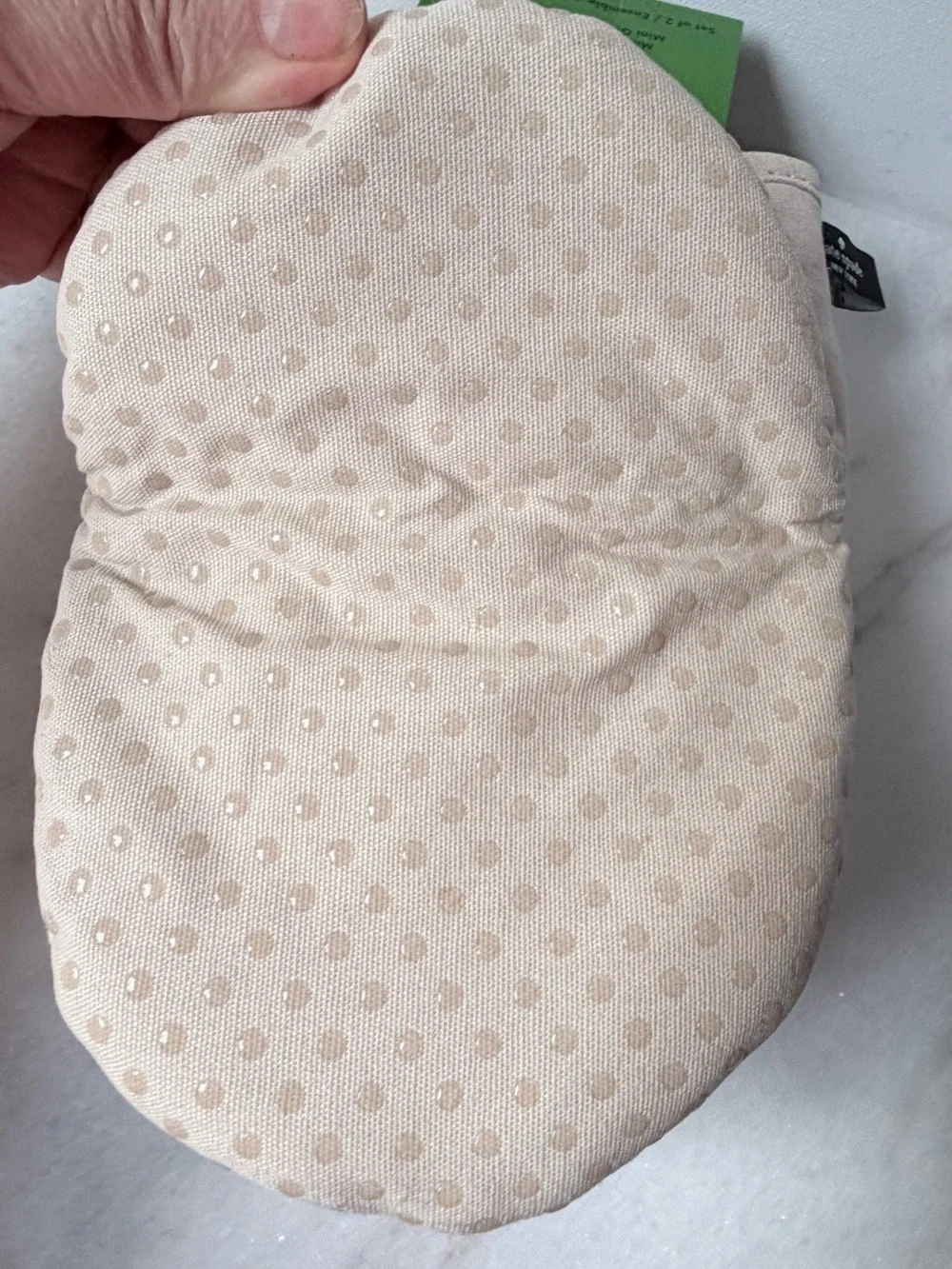 kate spade polka dot mini oven mitts - light beige and white